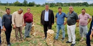 chp-nigde-milletvekili-omer-fethi-gurer-altunhisarda-patates-ureticileriyle-bulustu-OT6XN2eb.jpg