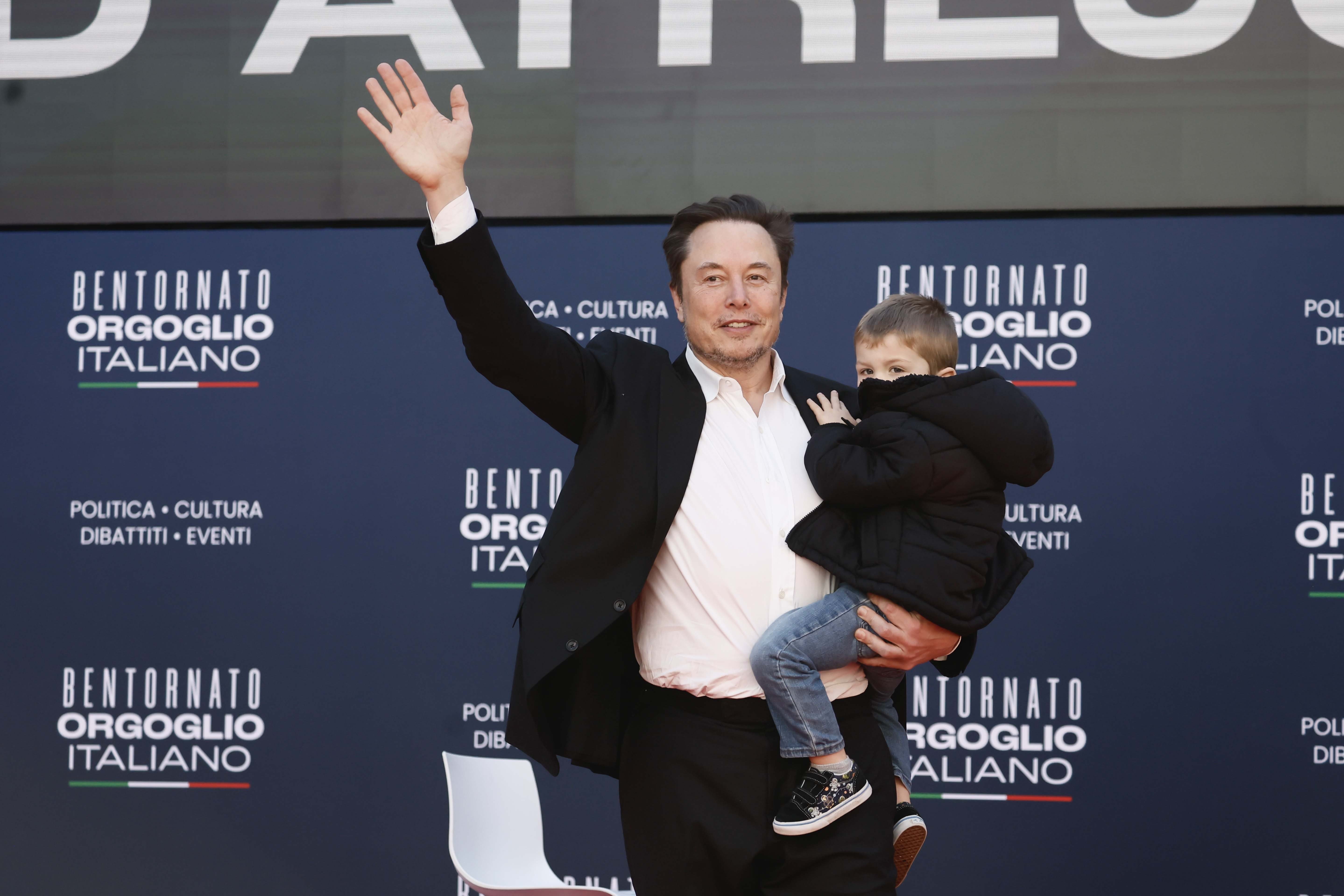 Elon Musk ve Grimes Arasındaki Velayet Mücadelesi
