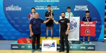 eti-bakir-destekli-genc-masa-tenisi-yildizi-kuzey-gundogdu-turkiye-sampiyonu-ZPUXJhGd.jpg