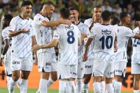 fenerbahce-hull-cityyi-5-1-maglup-etti-OWZzTfwA.jpg