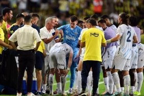 fenerbahce-jose-mourinho-yonetiminde-avrupaya-donuyor-dh9F1v2p.jpg