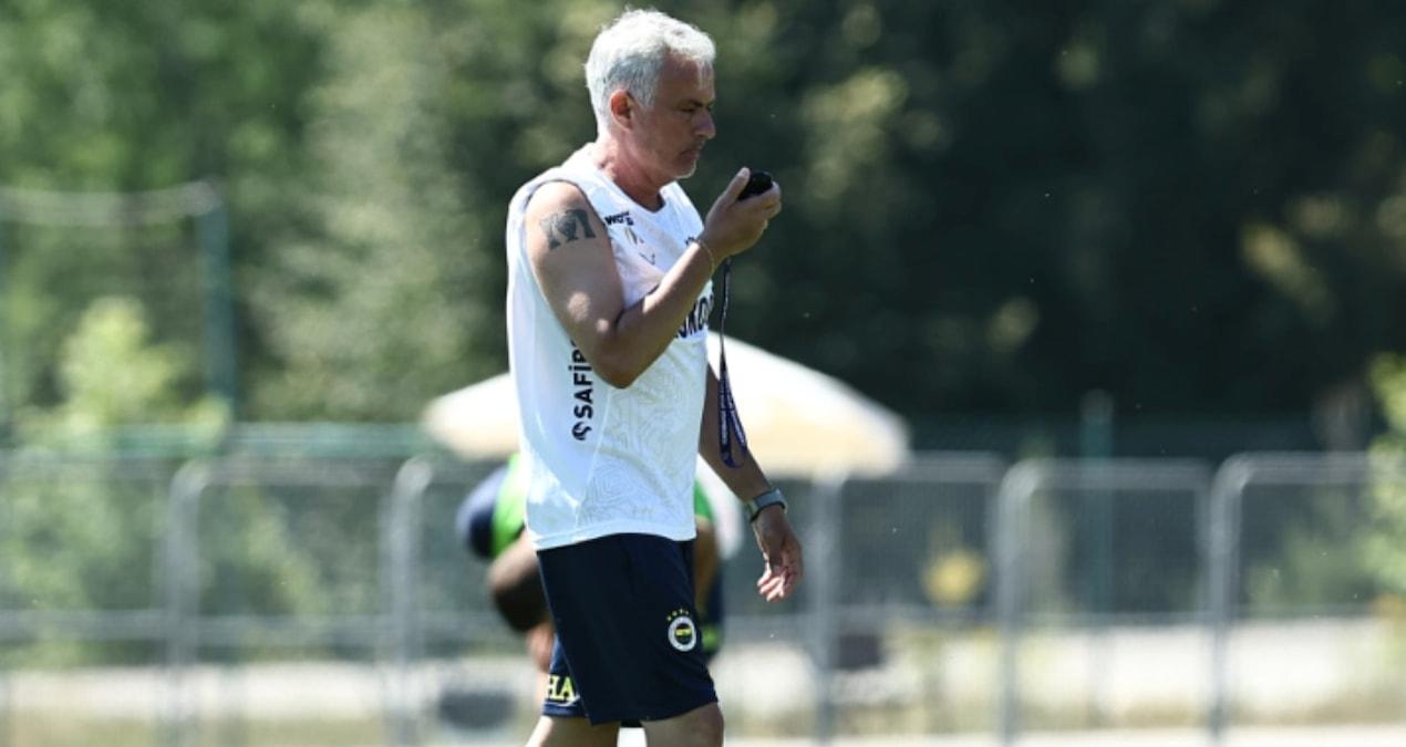 fenerbahce-teknik-direktoru-jose-mourinhonun-kamp-degerlendirmesi-Utfr5GAY.jpg