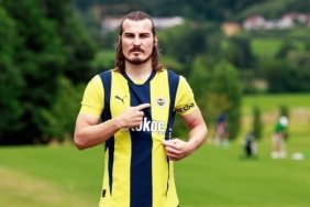 fenerbahcenin-transfer-ettigi-caglar-soyuncu-sari-lacivert-formayi-giymenin-mutlulugunu-yasiyor-2l8anJl9.jpg