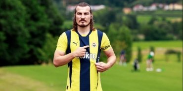 fenerbahcenin-transfer-ettigi-caglar-soyuncu-sari-lacivert-formayi-giymenin-mutlulugunu-yasiyor-2l8anJl9.jpg
