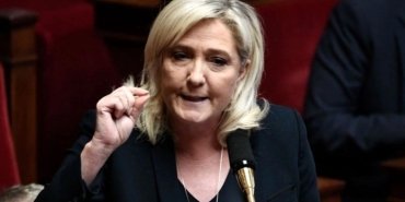 fransada-asiri-sagin-yukselisi-marine-le-pen-ve-ulusal-birlik-partisi-QauJBQuL.jpg