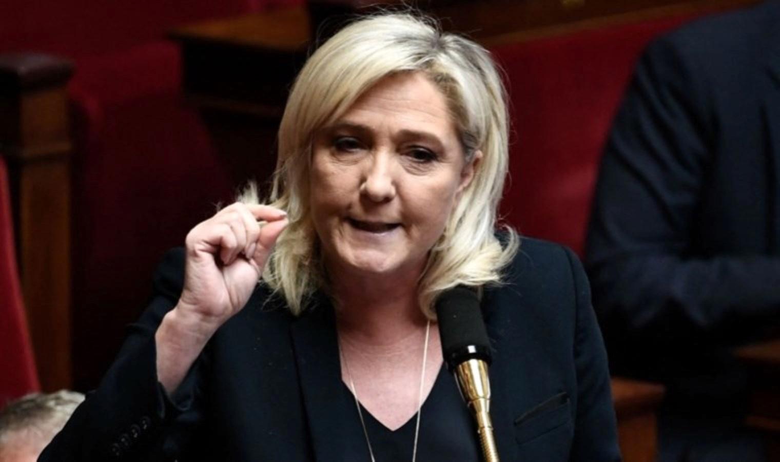 fransada-asiri-sagin-yukselisi-marine-le-pen-ve-ulusal-birlik-partisi-QauJBQuL.jpg