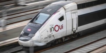 fransada-yanginlar-tren-seferlerini-durdurdu-SV6QQ9Hl.jpg