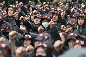 guney-korenin-teknoloji-devi-samsungda-isciler-greve-cikti-tfK9mNIZ.jpg