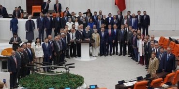 hayvanlari-koruma-kanununda-degisiklikler-katliam-yasasi-tartismalari-DatFS33Y.jpg