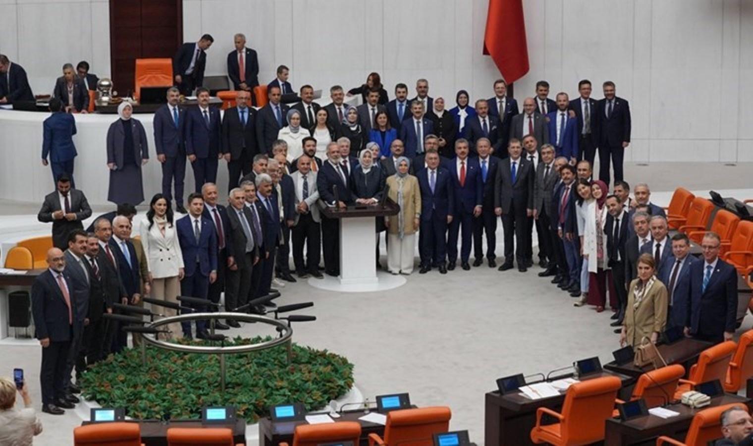 hayvanlari-koruma-kanununda-degisiklikler-katliam-yasasi-tartismalari-DatFS33Y.jpg