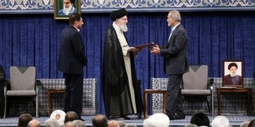 iranin-yeni-cumhurbaskani-mesut-pezeskiyan-mazbatasini-aldi-kcb7xnCa.jpg