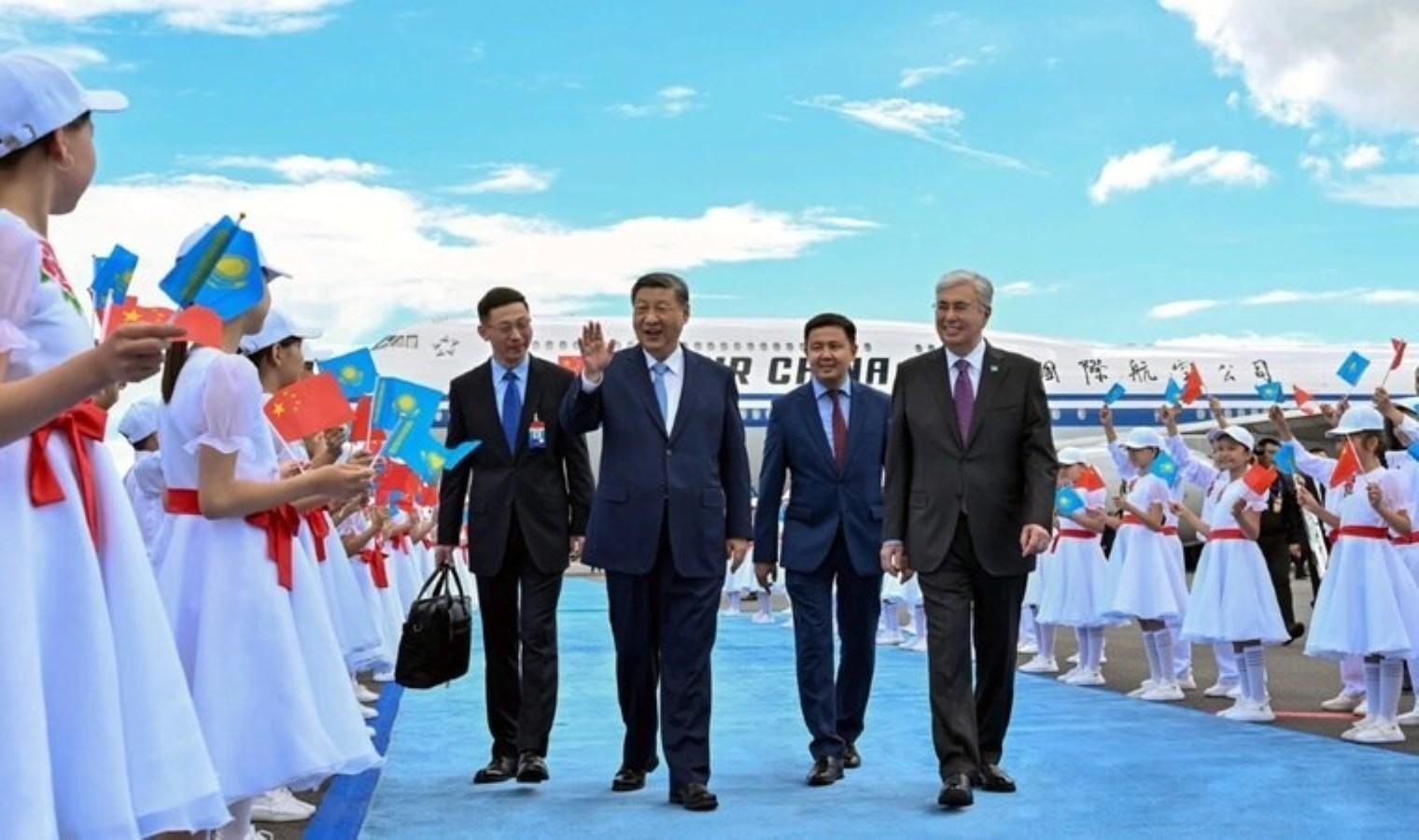 kazakistan-ve-cin-liderlerinin-bulusmasi-998rcls6.jpg