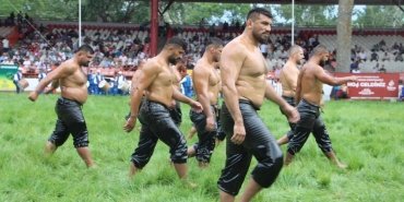 kirkpinar-yagli-guresleri-tarih-yayin-bilgileri-ve-oduller-niMC7vgm.jpg