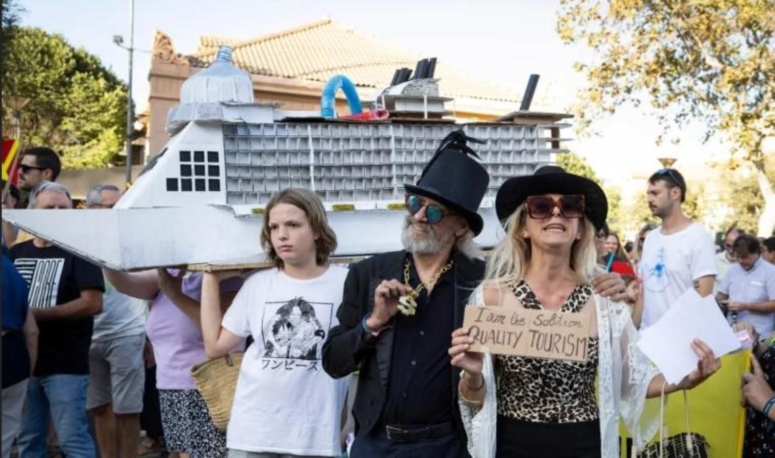 palma-de-mallorcada-kitle-turizmine-karsi-protestolar-fTcDePYa.jpg