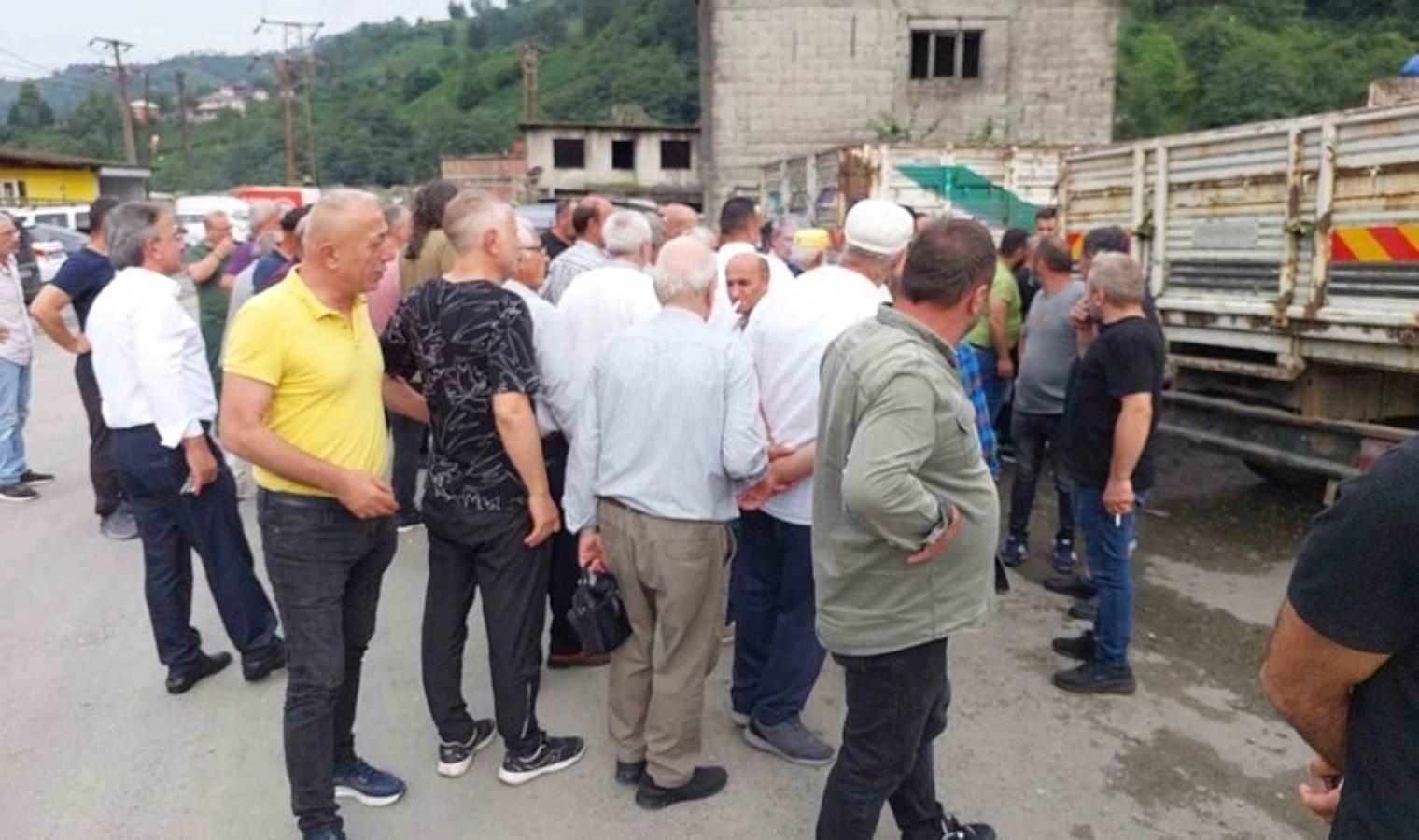 rizede-cay-ureticileri-taban-fiyati-protestosu-gerceklestirdi-mfRK8PHe.jpg