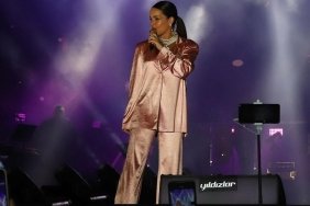 sarkici-bengu-van-kultur-yolu-festivalinde-unutulmaz-bir-konser-verdi-9tZeFQKT.jpg