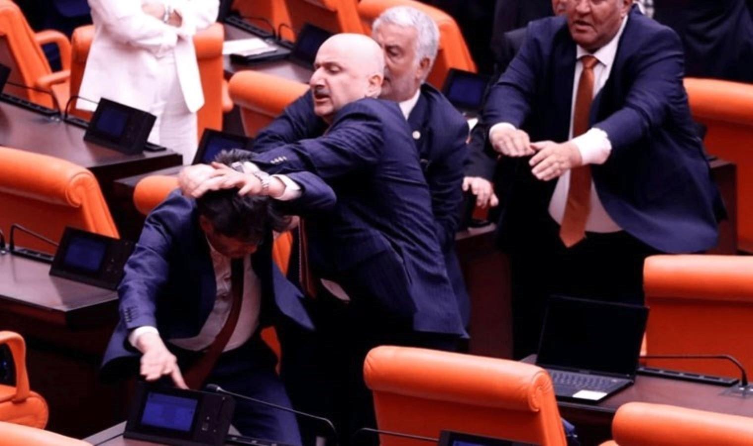tbmmde-ali-bozana-yapilan-saldiri-ve-iyi-partinin-tepkisi-2l9GER1R.jpg