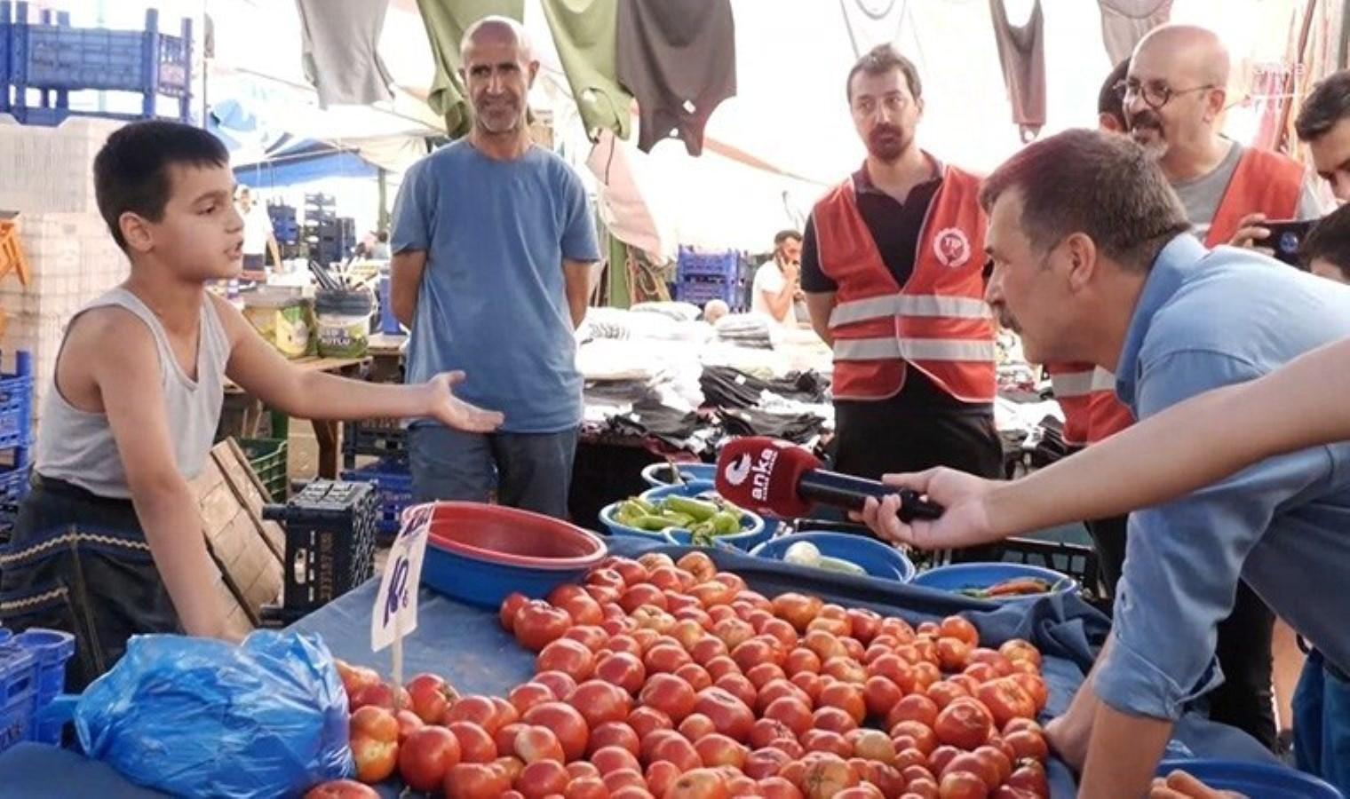 tip-genel-baskani-erkan-bas-bahcelievler-pazarinda-yurttaslarla-bulustu-KPtkNYFi.jpg