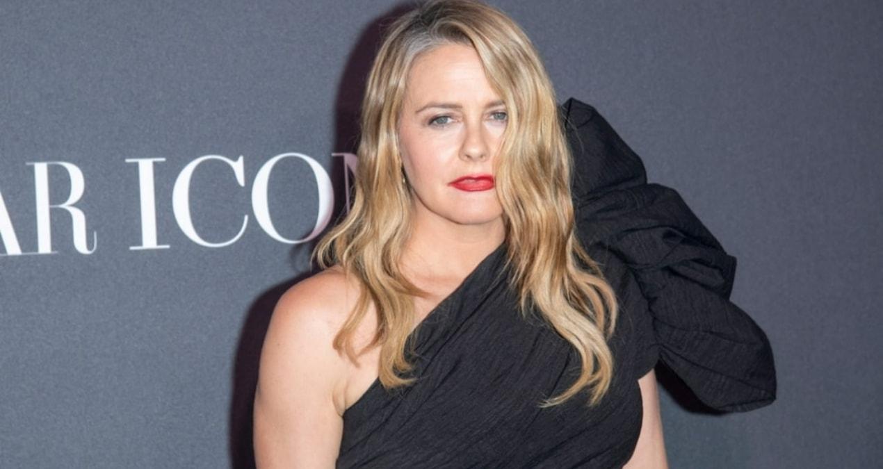 alicia-silverstone-saglik-durumu-hakkinda-aciklama-yapti-UkjHzNZv.jpg