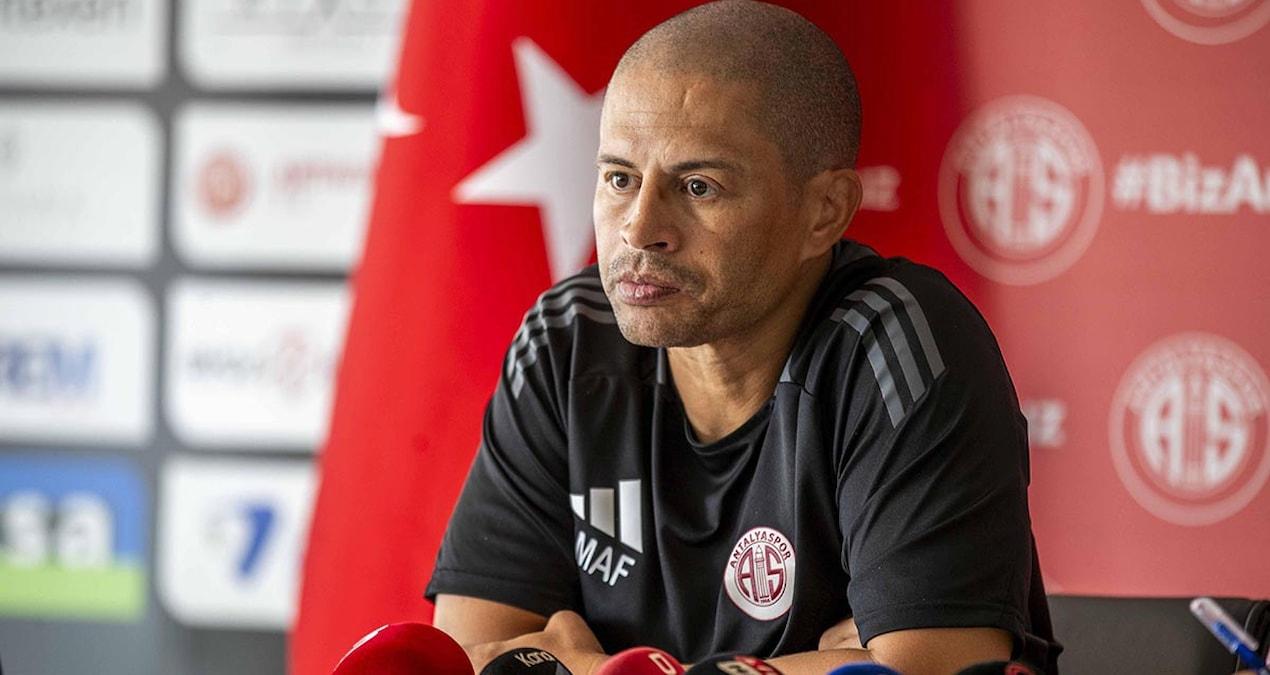 antalyaspor-teknik-direktoru-alex-de-souzanin-aciklamalari-QSMTYnTB.jpg