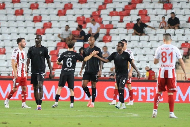 Antalyaspor'un Hatayspor'u 3-2 Yenerek Geri Dönüşü
