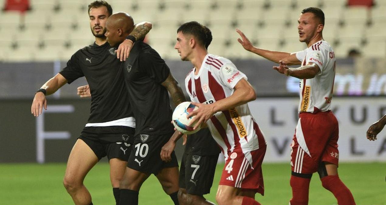 antalyasporun-hataysporu-3-2-yenerek-geri-donusu-6ytu1mgL.jpg