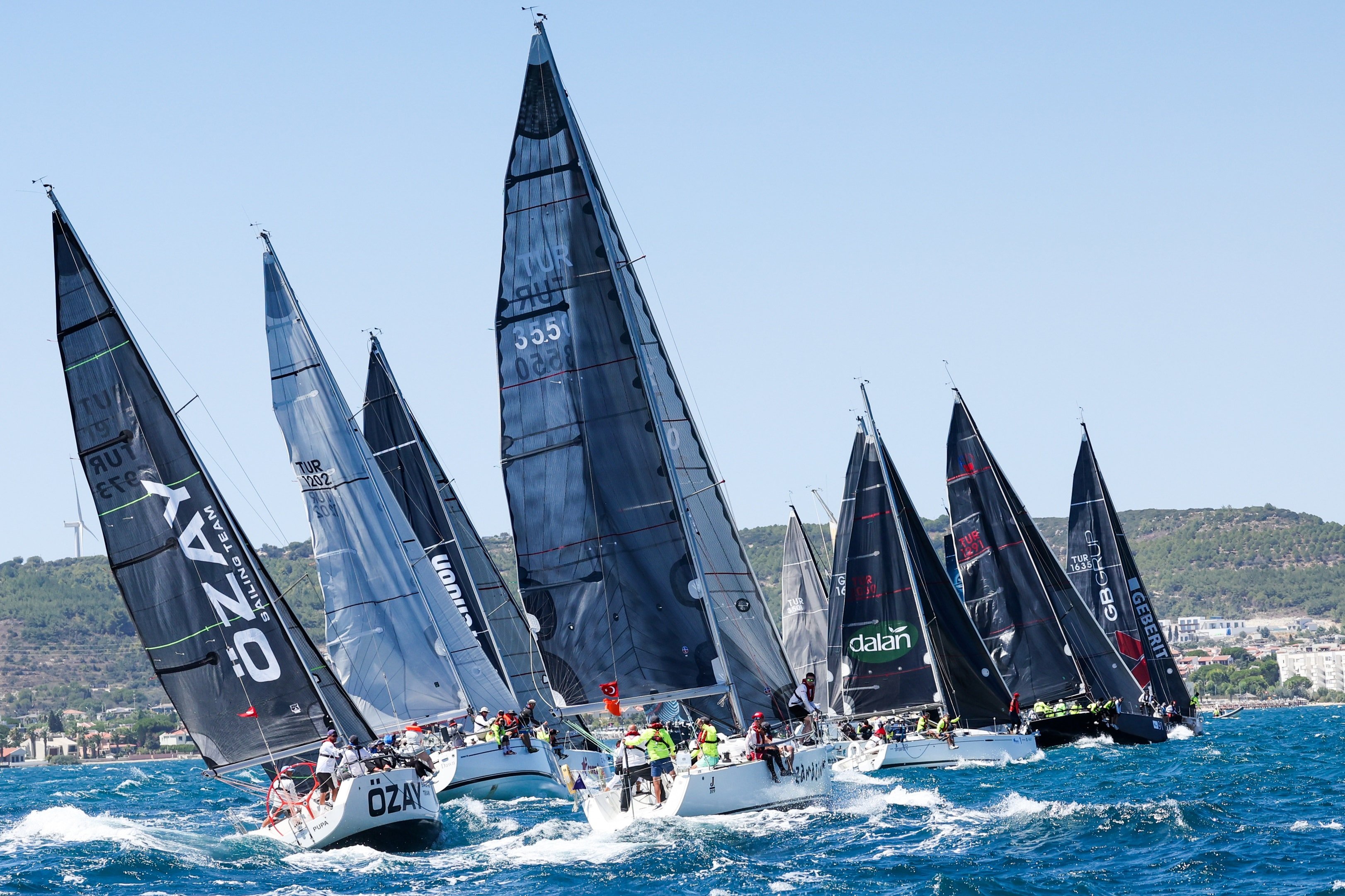 Arkas Aegeanlink Regatta 2024: Çeşme'nin Rüzgarında Yelken Yarışı Heyecanı