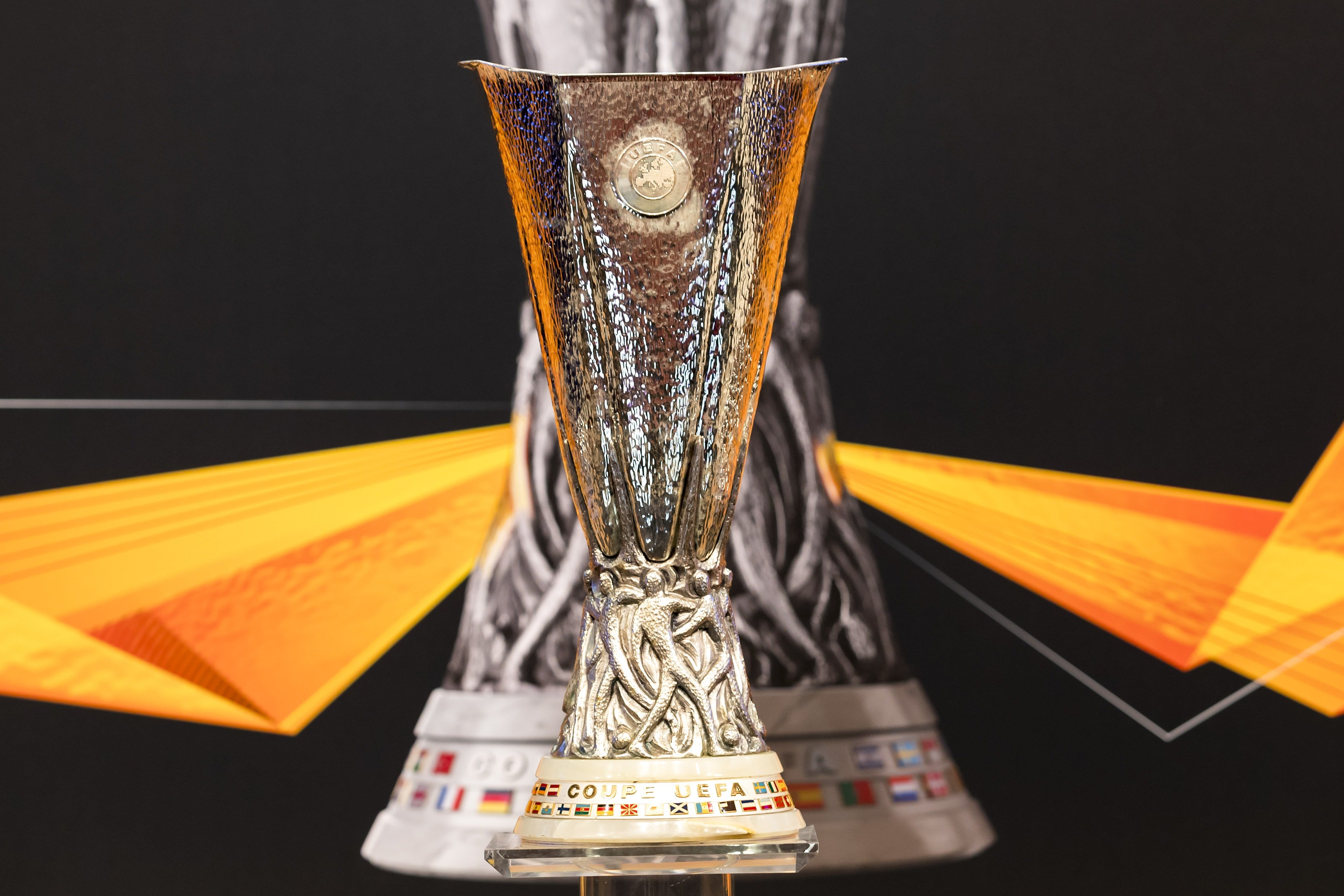 Fenerbahçe ve Galatasaray'ın Avrupa Ligi Mücadelesi