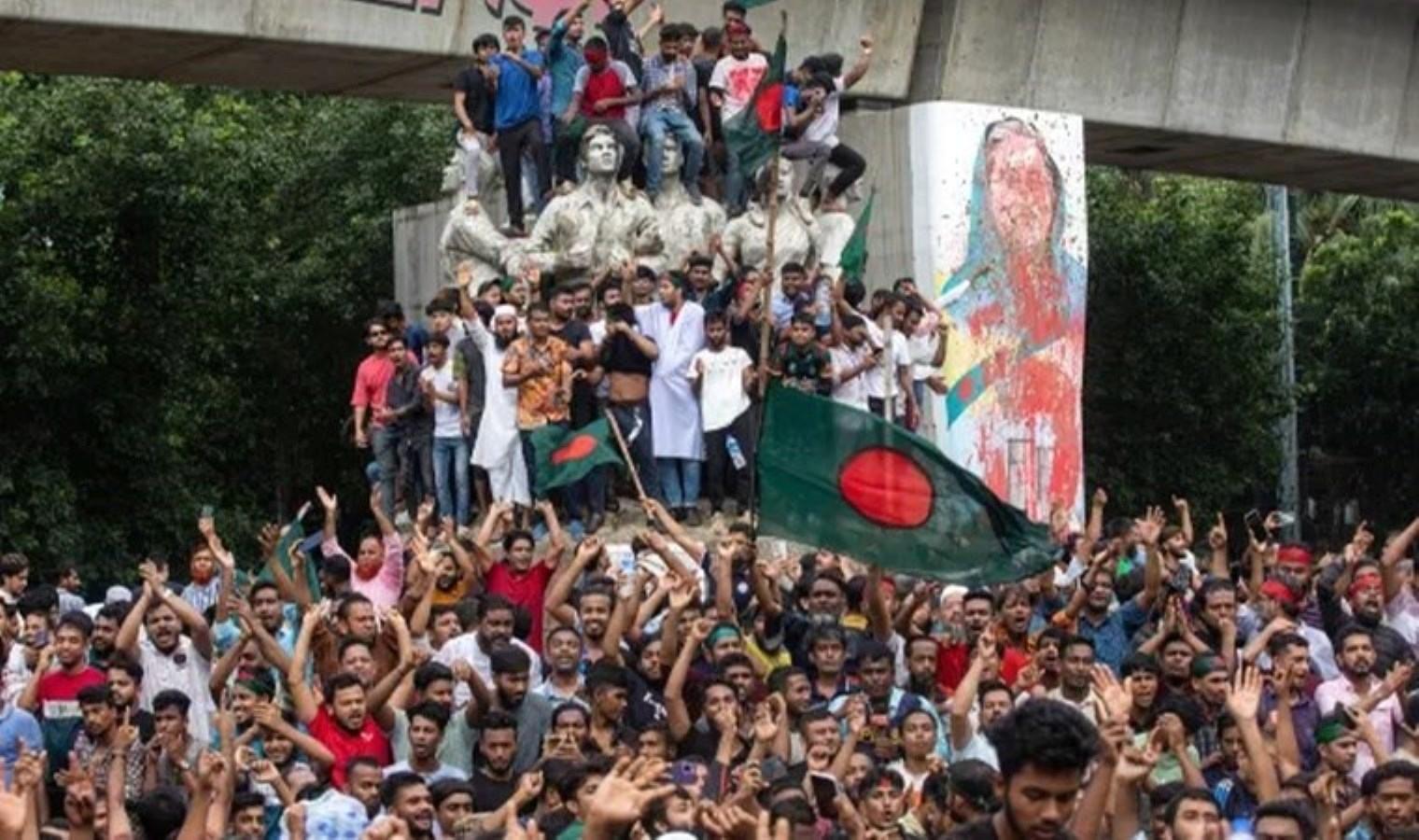 banglades-basbakani-seyh-hasina-istifa-etti-hukumet-karsiti-protestolar-siddetlendi-TiNsbmac.jpg
