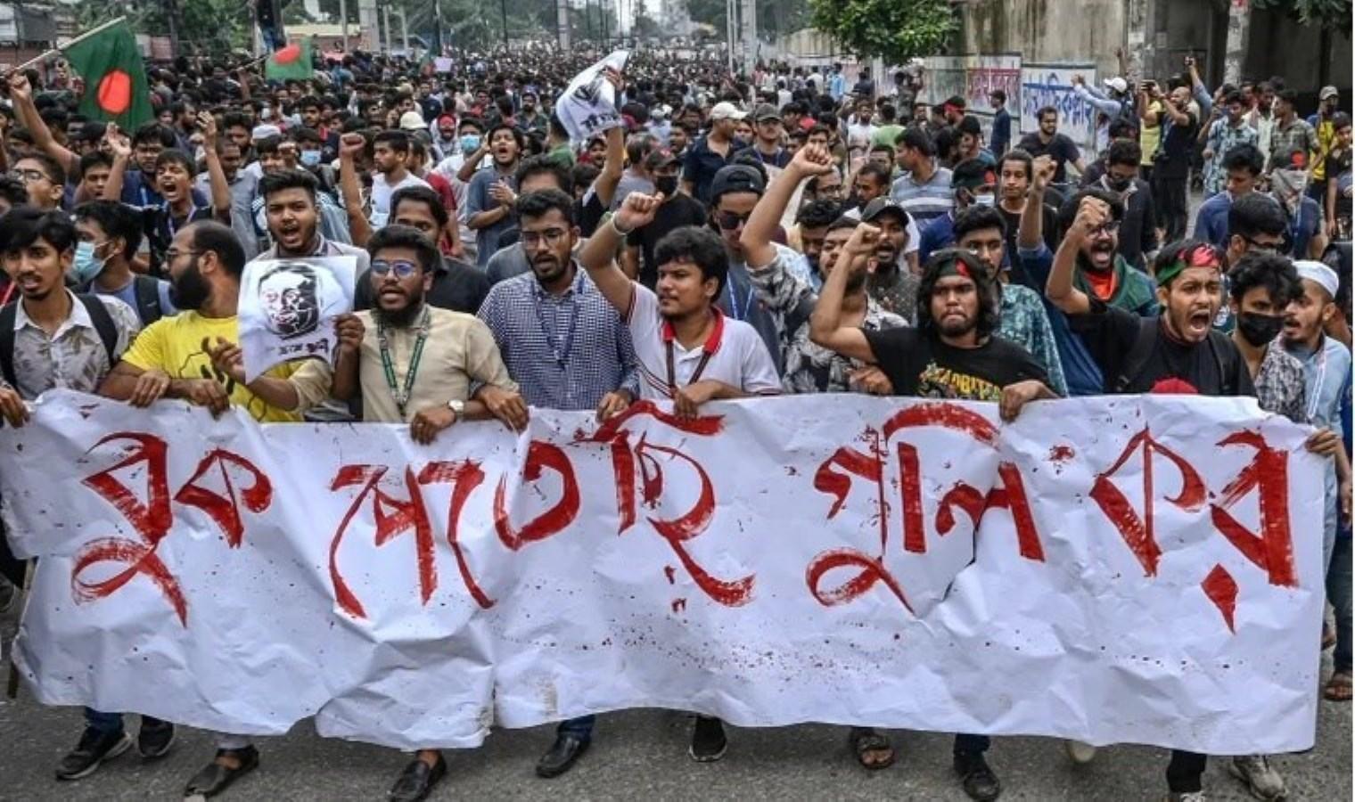 bangladesteki-protestolar-ve-ordunun-gecis-hukumeti-aciklamasi-yFL1rnnB.jpg