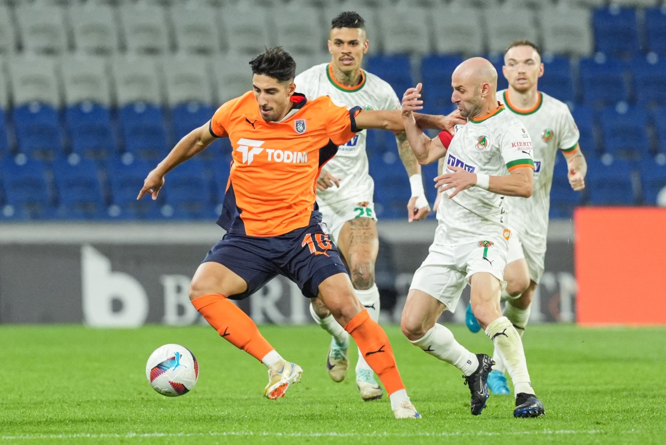 Başakşehir, Alanyaspor'u 4-2 Geçti
