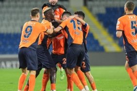 basaksehir-alanyasporu-4-2-yenerek-ilk-galibiyetini-aldi-xyxb2yDT.jpg