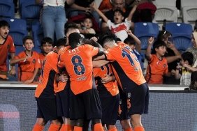 basaksehir-st-patricksi-2-0-yenerek-konferans-liginde-gruplara-yukseldi-cKx632WE.jpg