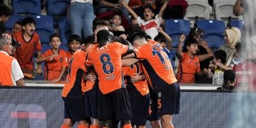 basaksehir-st-patricksi-2-0-yenerek-konferans-liginde-gruplara-yukseldi-cKx632WE.jpg