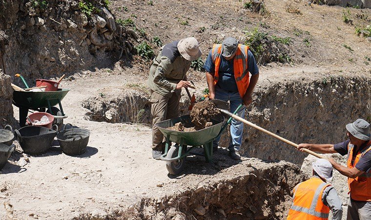 Bathonea Antik Kenti'nde Kazılar Yeniden Başladı