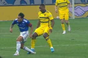 boca-juniorsun-9-saniyede-kirmizi-kart-soku-ve-tarihin-en-hizli-kirmizi-kartlari-ZdspkHdz.jpg