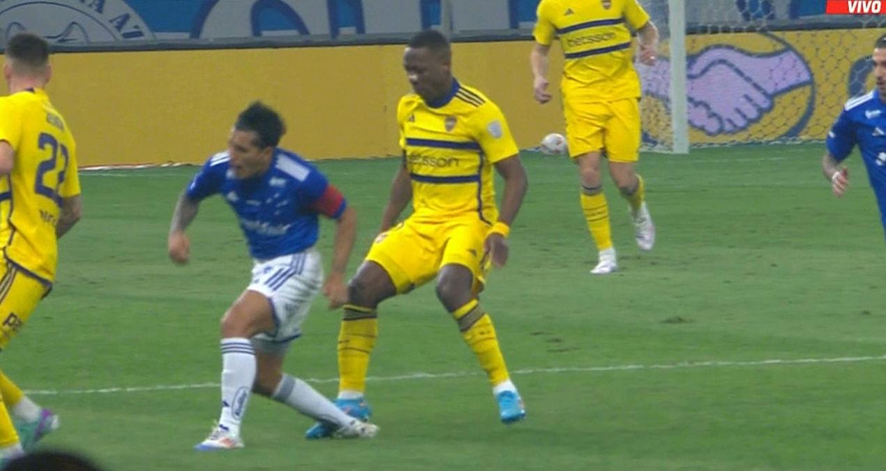 boca-juniorsun-9-saniyede-kirmizi-kart-soku-ve-tarihin-en-hizli-kirmizi-kartlari-ZdspkHdz.jpg