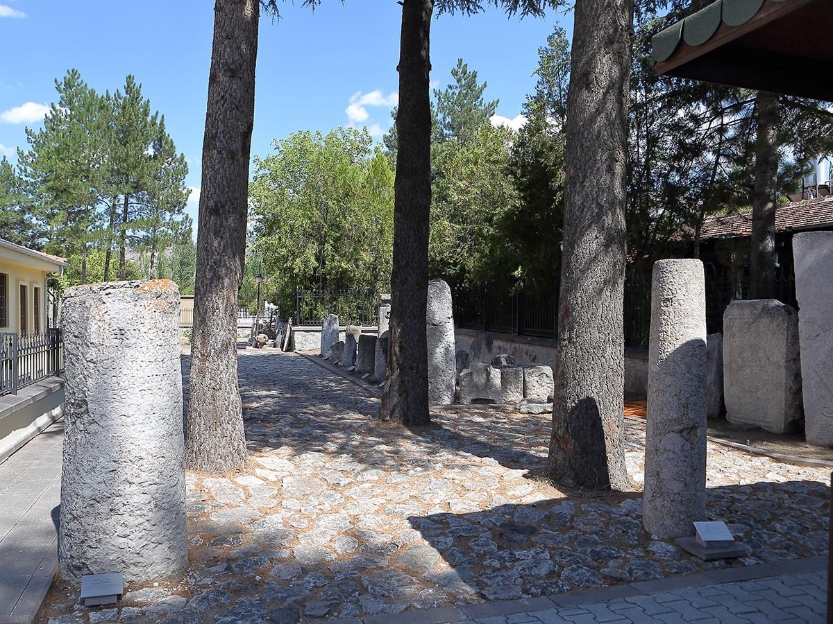 Boğazkale Müzesi'nde Sergilenen Roma Mil Taşları