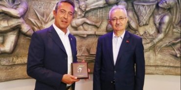 darphane-genel-muduru-abdullah-yasir-sahinden-fenerbahceye-ziyaret-yBBRAQ9K.jpg