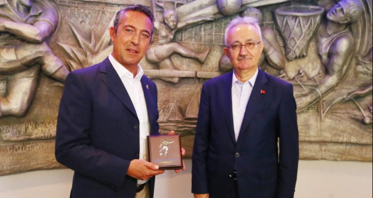 darphane-genel-muduru-abdullah-yasir-sahinden-fenerbahceye-ziyaret-yBBRAQ9K.jpg