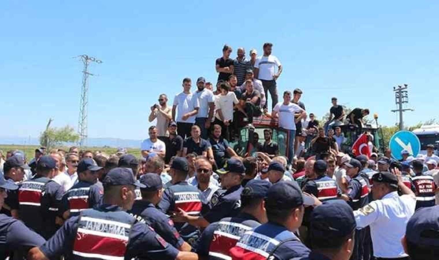 domates-ureticileri-zarar-ediyor-fabrikalarla-sorunlar-devam-ediyor-usTVCyWq.jpg
