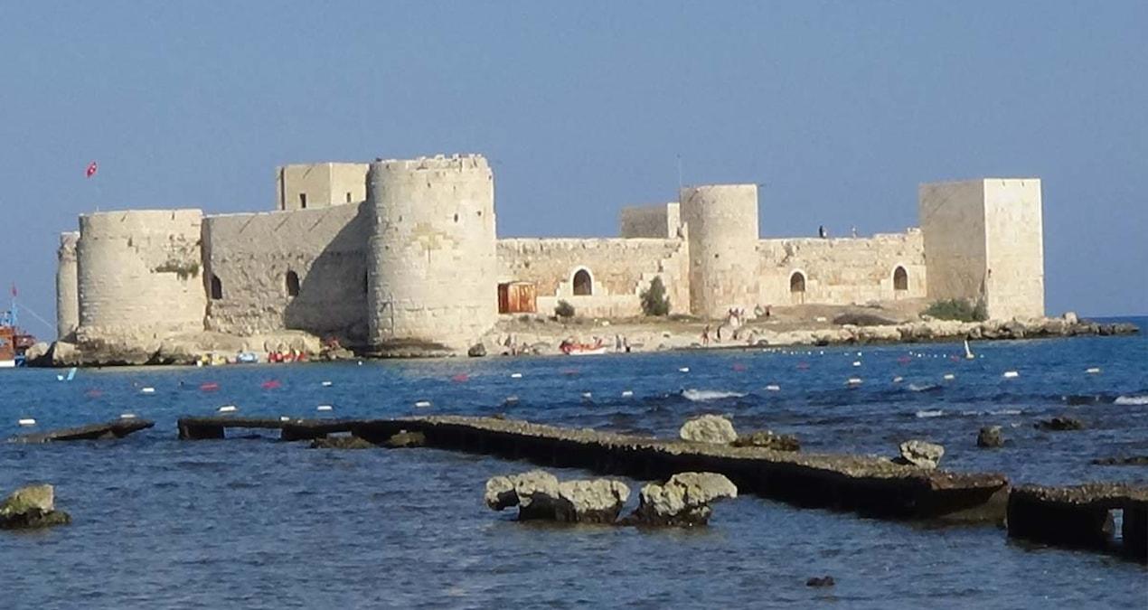 erdemli-kizkalesi-gurbetcilerin-tercihi-ve-turizm-hareketliligi-1P3LcYlC.jpg
