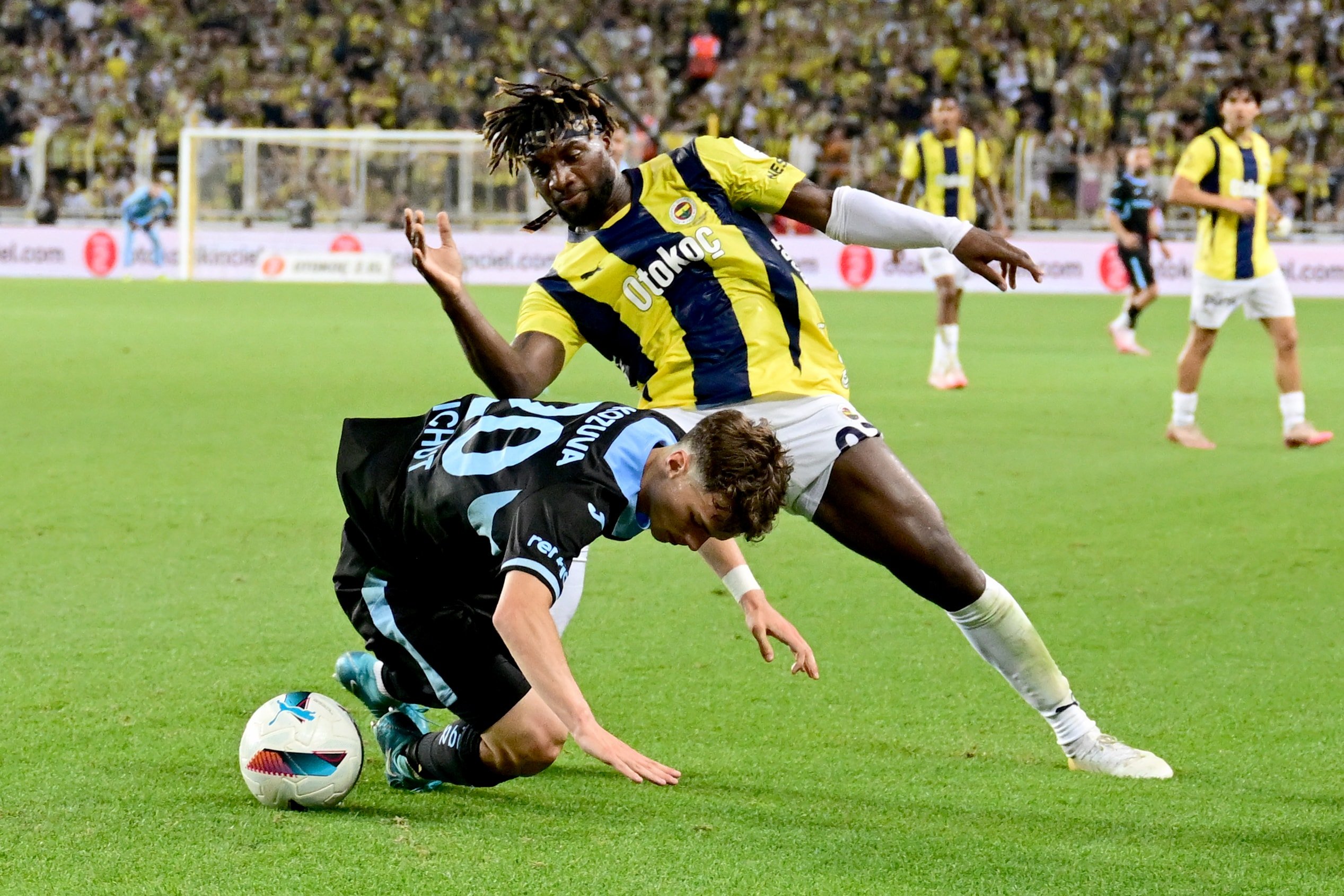 Saint-Maximin İlk Maçında Asist Yaptı