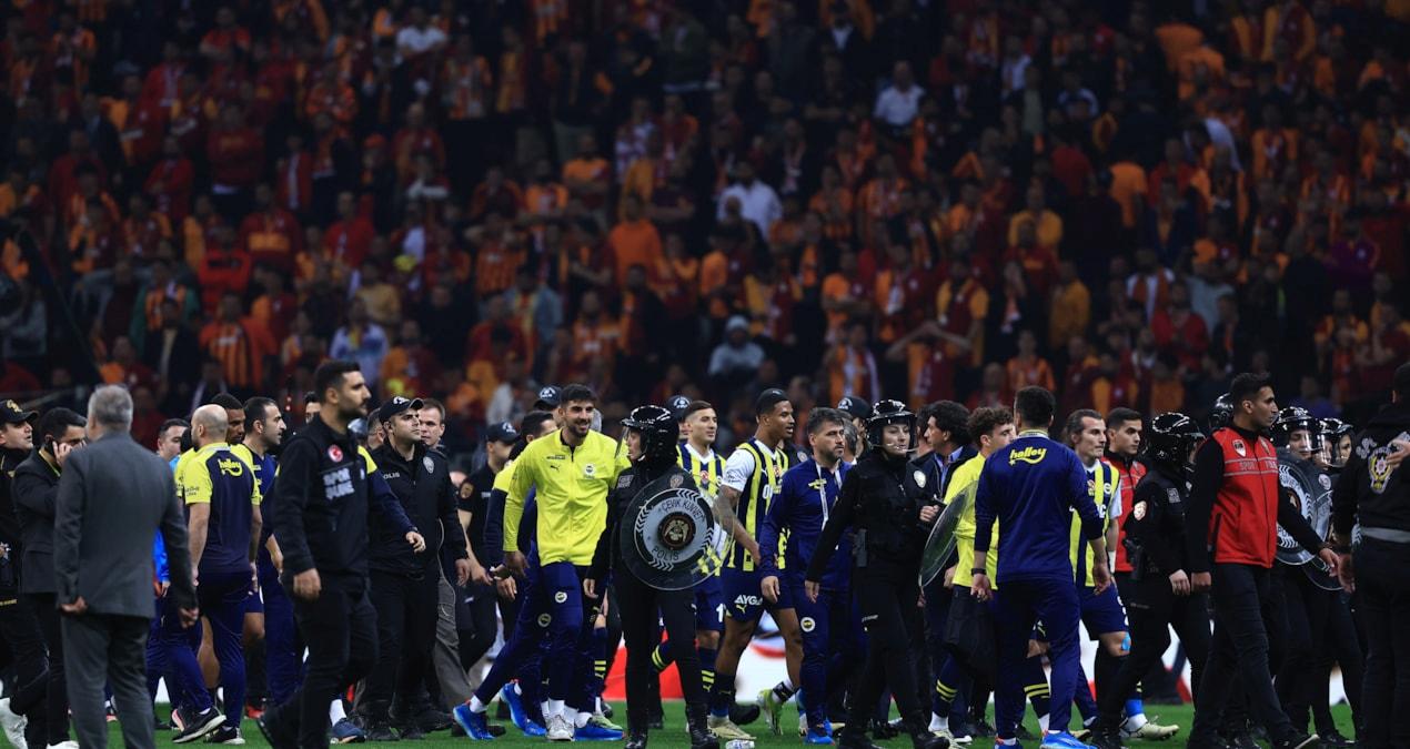galatasaray-fenerbahce-derbisindeki-olaylarla-ilgili-sorusturma-tamamlandi-fClpWR5L.jpg