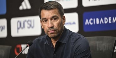 giovanni-van-bronckhorst-turk-finali-harika-bir-hayal-olabilir-PguYJ5Jt.jpg