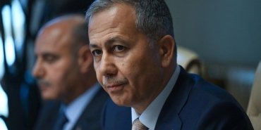 icisleri-bakani-ali-yerlikayanin-yabanci-ogrencilere-ikamet-izni-skandali-LlkJxSfR.jpg
