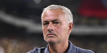 jose-mourinho-ferdi-kadioglu-fiziksel-olarak-buradaydi-ama-ruhen-degil-qg6NV2TH.jpg