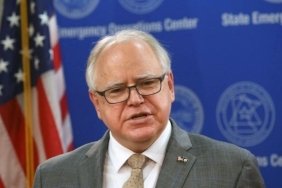 kamala-harrisin-baskan-yardimcisi-adayi-tim-walz-M1MMvMGi.jpg