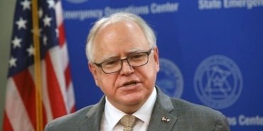 kamala-harrisin-baskan-yardimcisi-adayi-tim-walz-M1MMvMGi.jpg