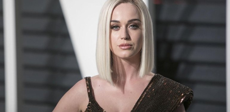 katy-perrynin-espalmador-adasindaki-muzik-video-cekimi-tartismalara-yol-acti-FiBpRl7N.jpg